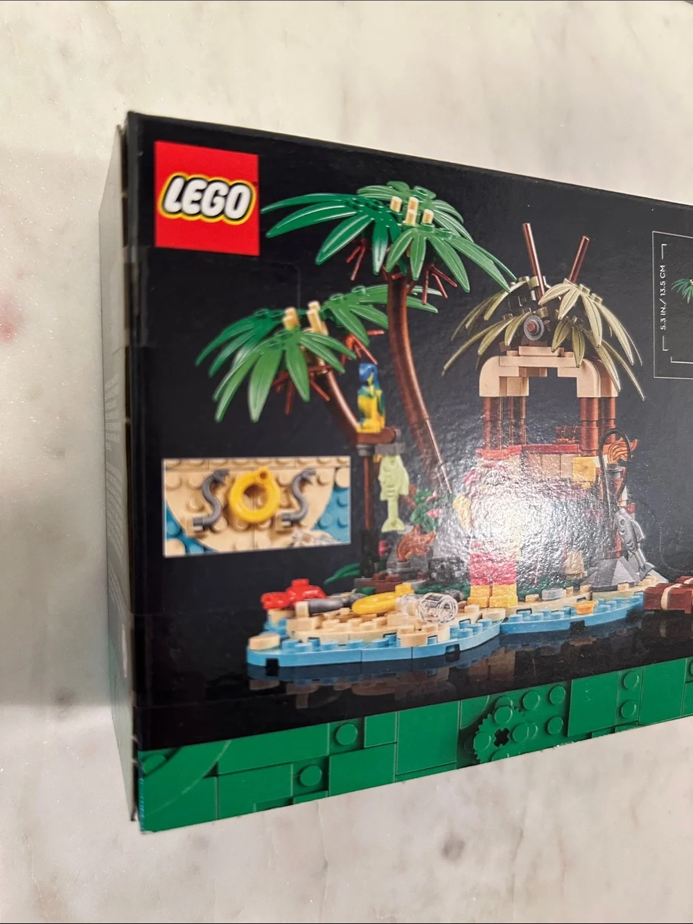 LEGO 40566 Ray The Castaway Building Set - Green, Blue, Tan, Brown New